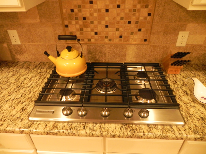 Kitchen After, Cooktop