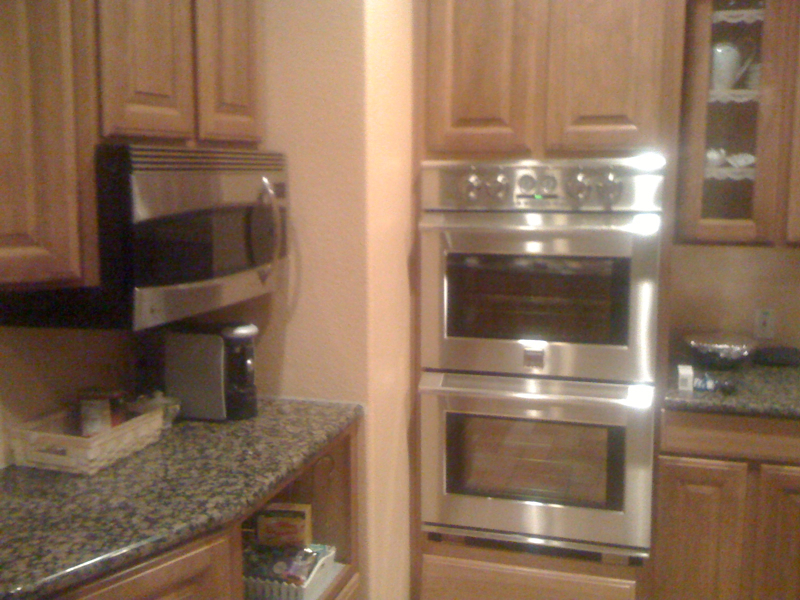 Kitchen Midway, Oven